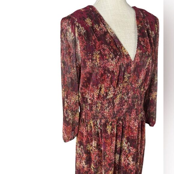 Maison Tara Curvy Size 14 Maroon Red Floral Metallic Pleat Fabric Dress - Picture 2 of 11